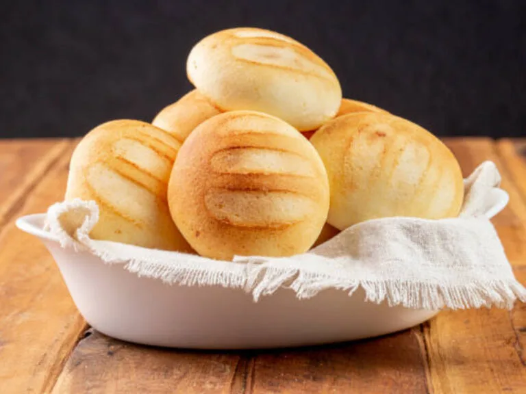 bakery-pandebono-pandequeso-almojabana-colombia-essentials